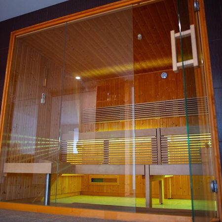 Yael Luxury Apartments 2 Буштени Экстерьер фото
