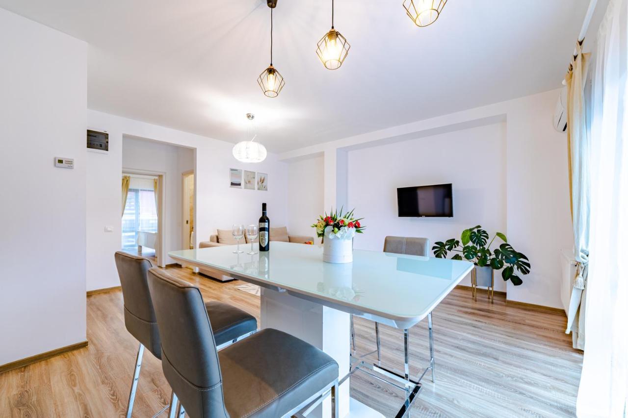 Yael Luxury Apartments 2 Буштени Экстерьер фото