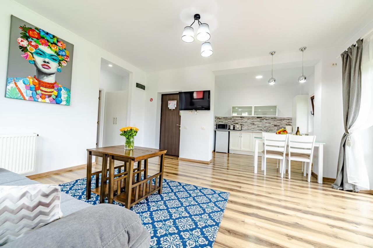 Yael Luxury Apartments 2 Буштени Экстерьер фото