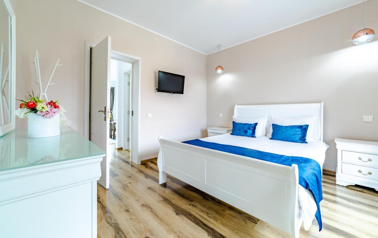 Yael Luxury Apartments 2 Буштени Экстерьер фото