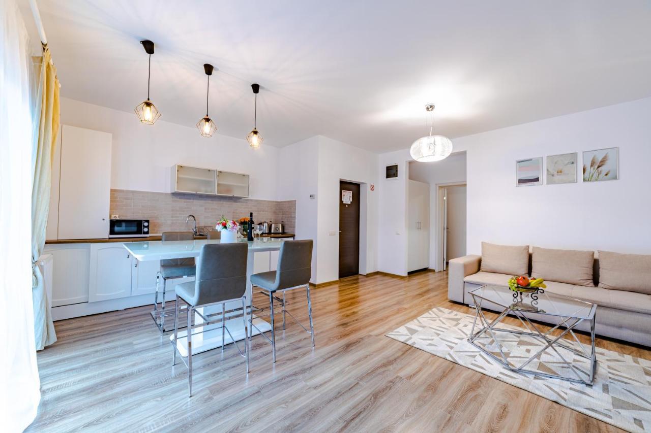 Yael Luxury Apartments 2 Буштени Экстерьер фото
